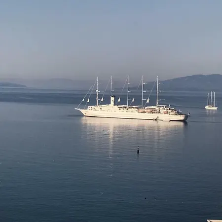 Bella * Sarandë